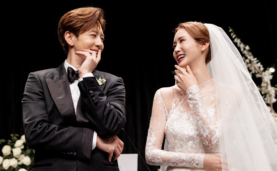 Cặp đôi mới cưới Lee Da Hae - Se7en tận hưởng tuần trăng mật tại Thụy Sĩ