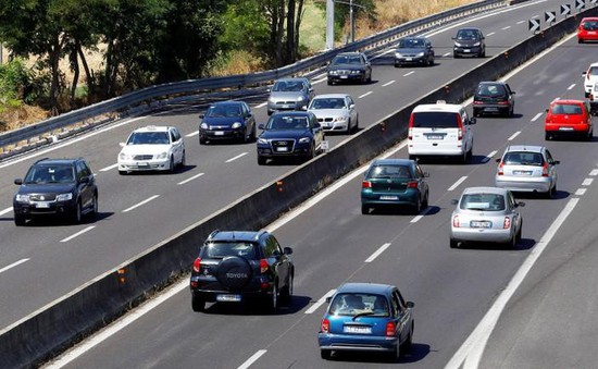 Italy giảm tốc độ tối đa trên cao tốc để hạn chế khí thải