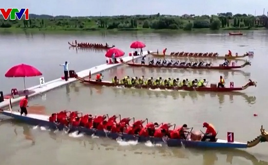 Du lịch bùng nổ trong lễ hội đua thuyền rồng Trung Quốc