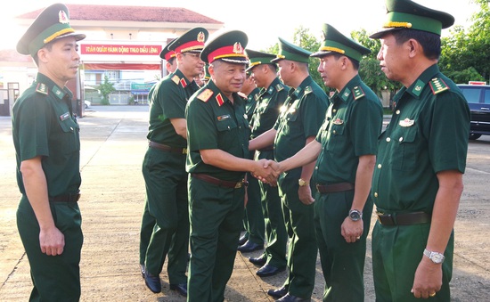Kiểm tra công tác Đảng, công tác chính trị, công tác tham mưu huấn luyện tại BĐBP tỉnh Cà Mau
