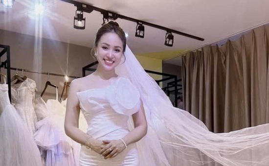 Sao Việt ngày 9/6: MC Vân Hugo thử áo cưới, Hòa Minzy khoe dáng quyến rũ