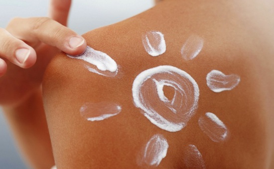 Cách bảo vệ làn da khỏi bị cháy nắng trong mùa hè