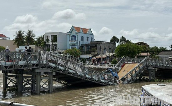 Trà Vinh: Sập cầu tạm Long Bình 1 khi đang thử tải trọng