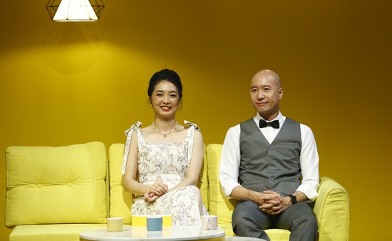 Vợ chồng nhạc trưởng Đồng Quang Vinh đến "Hãy yêu nhau đi"