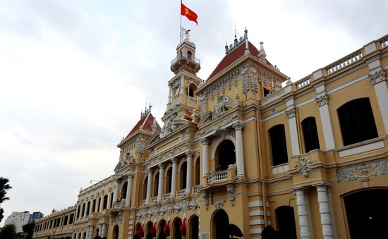 UBND TP Hồ Chí Minh yêu cầu thực hiện nghiêm việc xử lý kỷ luật cán bộ sai phạm