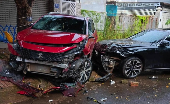 Đắk Lắk: Bắt giam tài xế ô tô nhấn ga lao vào xe khác vì mâu thuẫn cá nhân