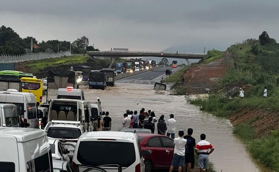 Cao tốc Phan Thiết - Dầu Giây bị ngập nước: Kiểm điểm trách nhiệm tập thể, cá nhân