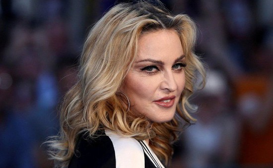 Madonna vẫn cố mạnh mẽ sau biến cố nhập viện nghiêm trọng