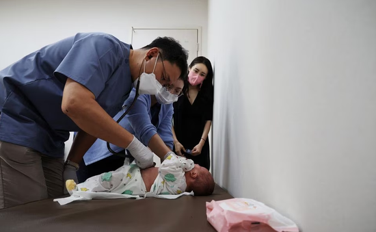 Tỷ lệ sinh thấp, khoa nhi tại các bệnh viện ở Hàn Quốc khủng hoảng