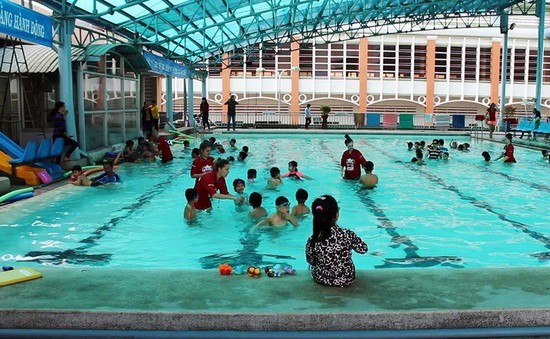 Tiền Giang đặt mục tiêu 50% trẻ từ 6-16 tuổi biết bơi vào năm 2025