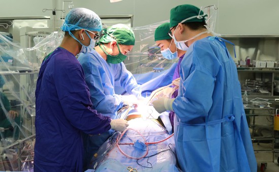 Phẫu thuật thay van tim hồi sinh những trái tim lỗi nhịp