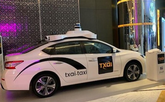 Dịch vụ xe taxi tự lái miễn phí tại UAE