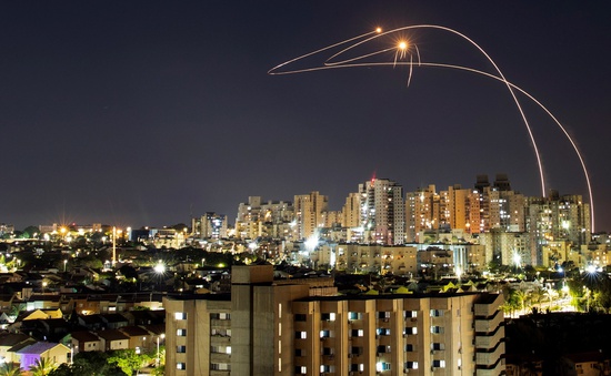 Israel kích hoạt hệ thống Vòm Sắt đánh chặn máy bay không người lái