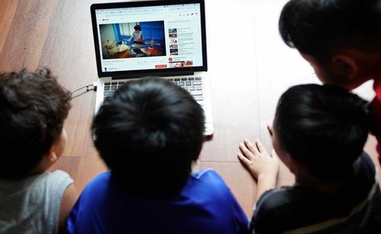 Trẻ em sử dụng internet - lợi hay hại?