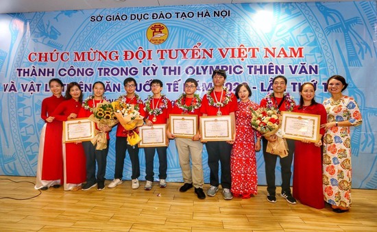 Đoàn Việt Nam đạt 4 huy chương Olympic Thiên văn và Vật lý thiên văn quốc tế