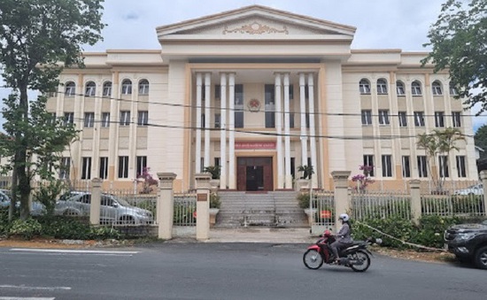Chánh án, thẩm phán TAND tỉnh Lâm Đồng phủ nhận việc "tiếp bị cáo ở quán phở"