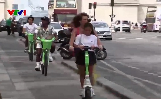 Xe scooter điện bị cấm vĩnh viễn ở Paris từ 31/8