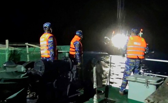 Khánh Hòa: Kịp thời cứu hộ tàu cá của ngư dân Bình Định gặp nạn trên biển