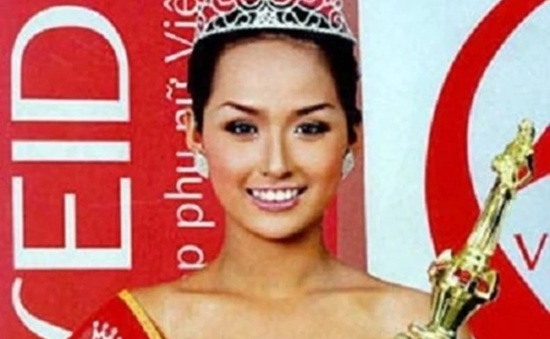 Mai Phương Thúy kỷ niệm 17 năm đăng quang Hoa hậu
