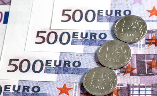 Đồng Ruble giảm xuống mức thấp nhất trong 17 tháng so với đồng Euro