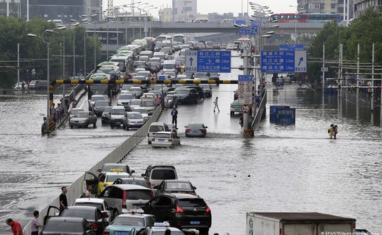Đợt mưa lũ kỷ lục bộc lộ hạn chế của "thành phố bọt biển" ở Trung Quốc