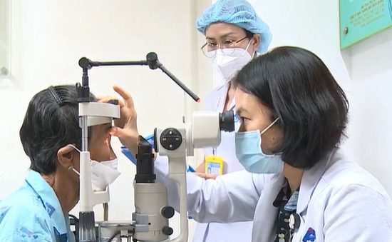 Thành phố Hồ Chí Minh: Không thiếu thuốc điều trị đau mắt đỏ