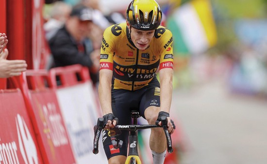 Jonas Vingegaard giành chiến thắng chặng 16 La Vuelta