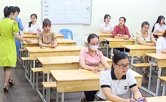 Hơn 1.700 người thi tuyển giáo viên ở Hà Nội