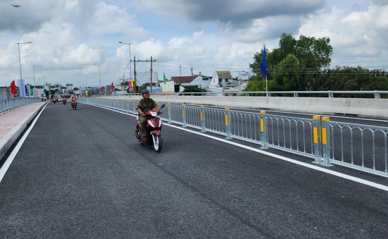 Cầu liên kết TP Hồ Chí Minh – Long An chính thức thông xe
