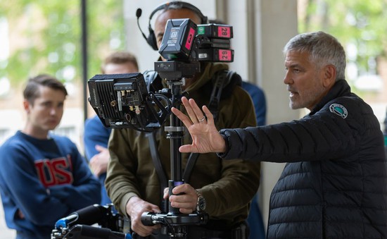 George Clooney thích thú với vai trò đạo diễn: "Tôi có thể làm chủ mọi người quanh mình"