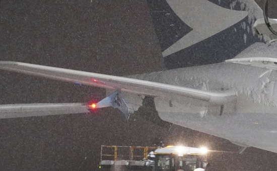 Va chạm máy bay tại Nhật Bản do tuyết rơi dày