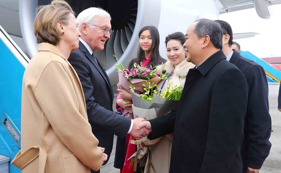 Tổng thống CHLB Đức đến Hà Nội, bắt đầu chuyến thăm cấp Nhà nước tới Việt Nam