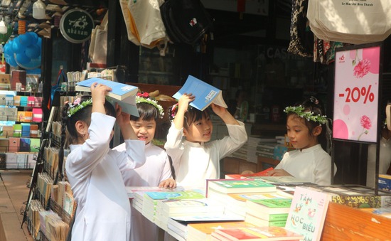Đưa văn hóa đọc vào học đường, ươm mầm tình yêu sách cho trẻ em.