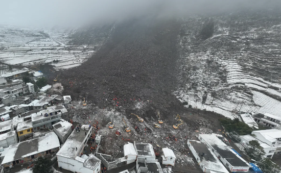 Số người chết vì lở đất ở Trung Quốc tăng lên 31 trong nhiệt độ đóng băng