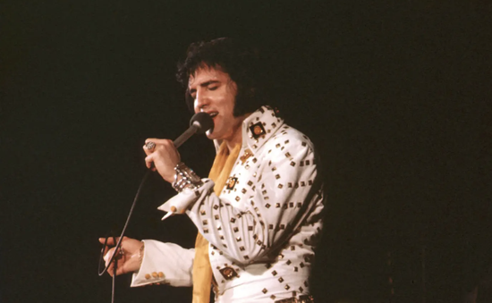 AI sẽ mang Elvis Presley trở lại trong show diễn mới
