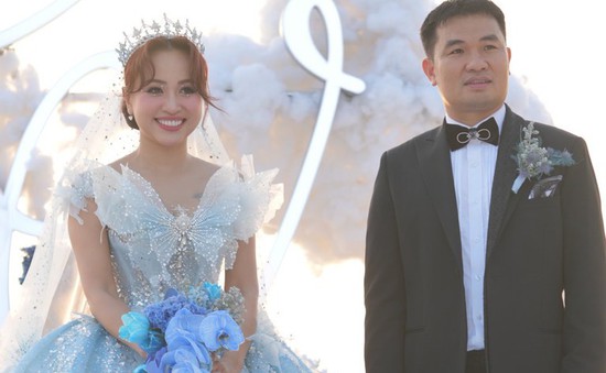 MC Thanh Vân Hugo như công chúa trong đám cưới cổ tích, Ngọc Huyền lần đầu công khai chồng sắp cưới