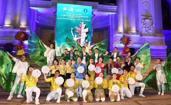 Ngày hội xứ dừa giữa trung tâm thành phố Hồ Chí Minh thu hút du khách