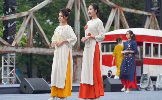 Hà Nội: Xây dựng áo dài là "đại sứ du lịch"