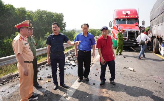 Khởi tố tài xế gây tai nạn trên cao tốc Cam Lộ - La Sơn khiến 3 người thân tử vong