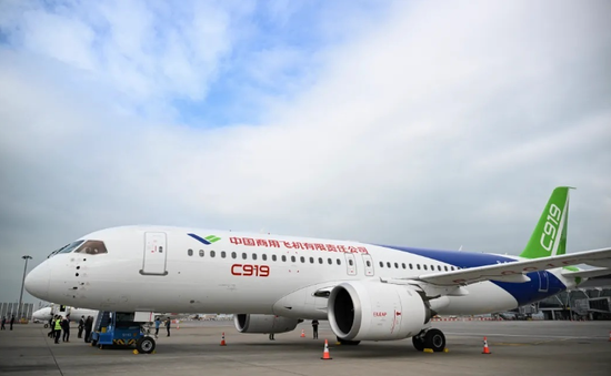 Máy bay nội địa Trung Quốc ra mắt tại Triển lãm hàng không Singapore