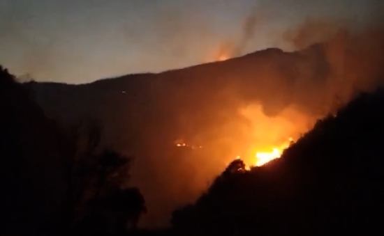 Cháy rừng tại Sa Pa, hơn 300 người được huy động dập lửa