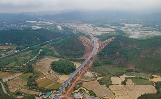 Đề xuất nhiều giải pháp giảm nguy cơ tai nạn trên tuyến Cam Lộ - La Sơn