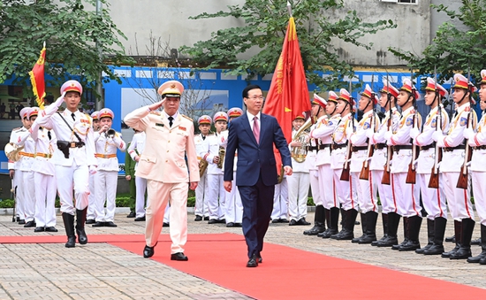 Chủ tịch nước Võ Văn Thưởng thăm Bộ Tư lệnh Cảnh vệ và Cảnh sát cơ động