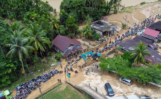 Lũ quét và lở đất ở Indonesia khiến nhiều người thiệt mạng