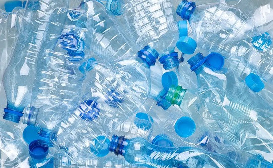 Báo động 16.000 hóa chất độc hại trong các sản phẩm nhựa