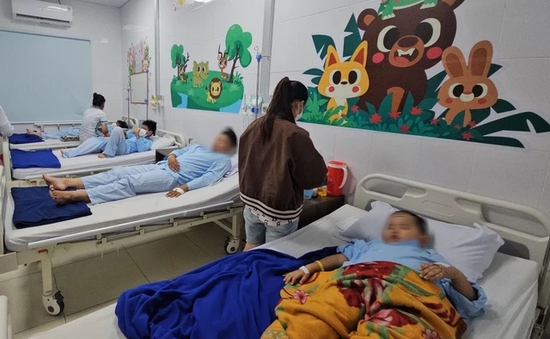 Vụ nghi ngộ độc do ăn cơm gà tại Khánh Hòa: Điều trị theo phác đồ nhiễm trùng, nhiễm độc đường tiêu hóa do Salmonella Group