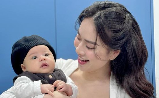 MC Ngô Mai Phương “tái xuất” sau 2 tháng sinh em bé