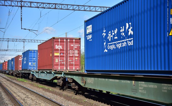 Đẩy mạnh vận tải hàng hóa bằng đường sắt liên vận