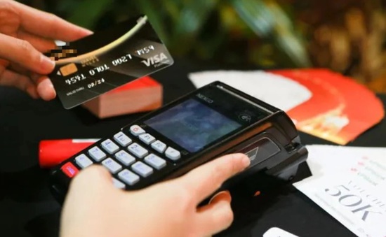 Ngân hàng phải báo chủ thẻ nếu nợ quá hạn