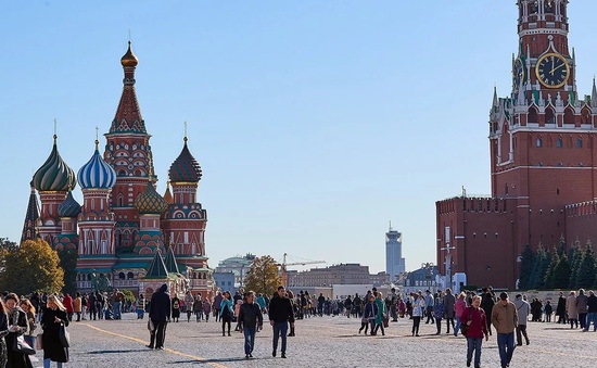 Người nước ngoài chỉ được ký hợp đồng lao động 2 năm tại Nga